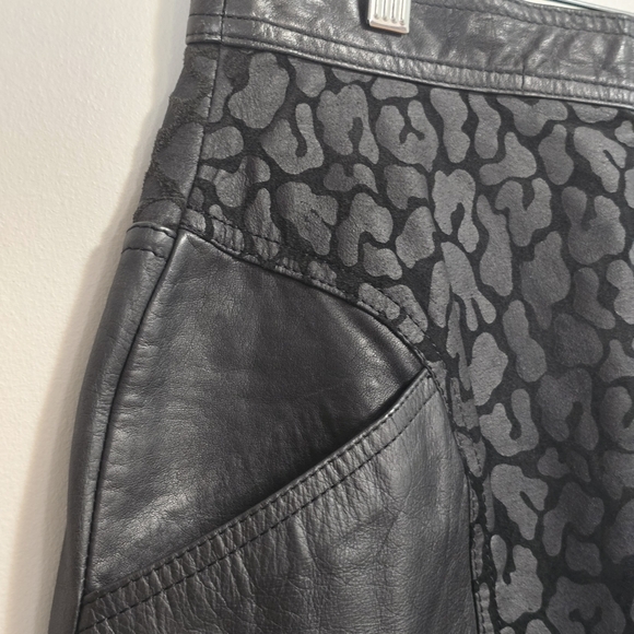 Vintage Genuine Leather With Leopard Print Pencil Skirt Color Black - Picture 4 of 8